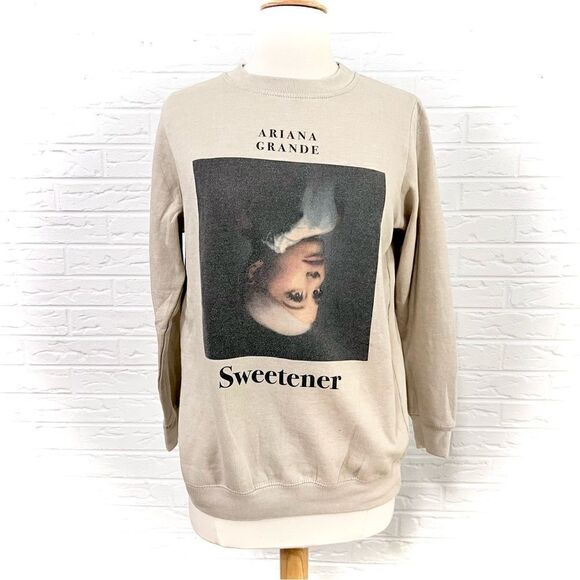 Ariana Grande Sweetner Tour Pullover Sweatshirt Size Small - Picture 1 of 3